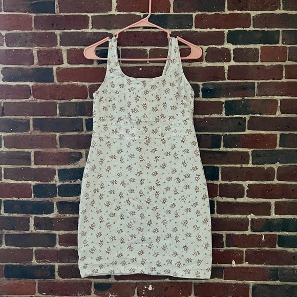 No Boundaries Dresses & Skirts - No Boundaries short bodycon skirt in a soft white. Juniors size 11-13.